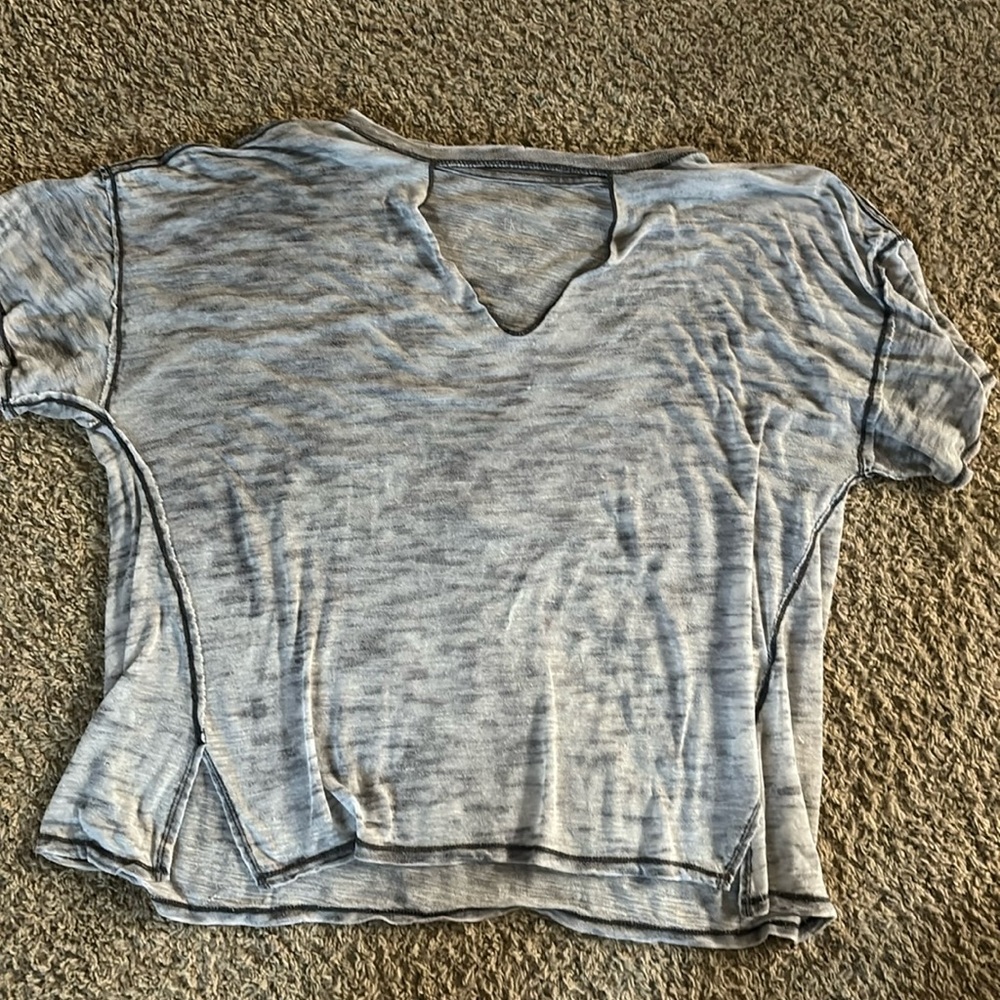 We The Free Heathered Light Gray Short Sleeve Tee